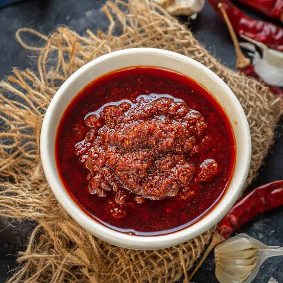 Garlic schezwan chutney